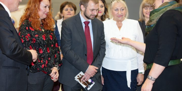 Сибирячка из Омска представила Омскую область на 1-м Международном форуме выставке”Руками женщины”